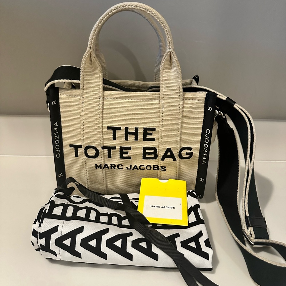 THE JACQUARD MEDIUM TOTE BAG